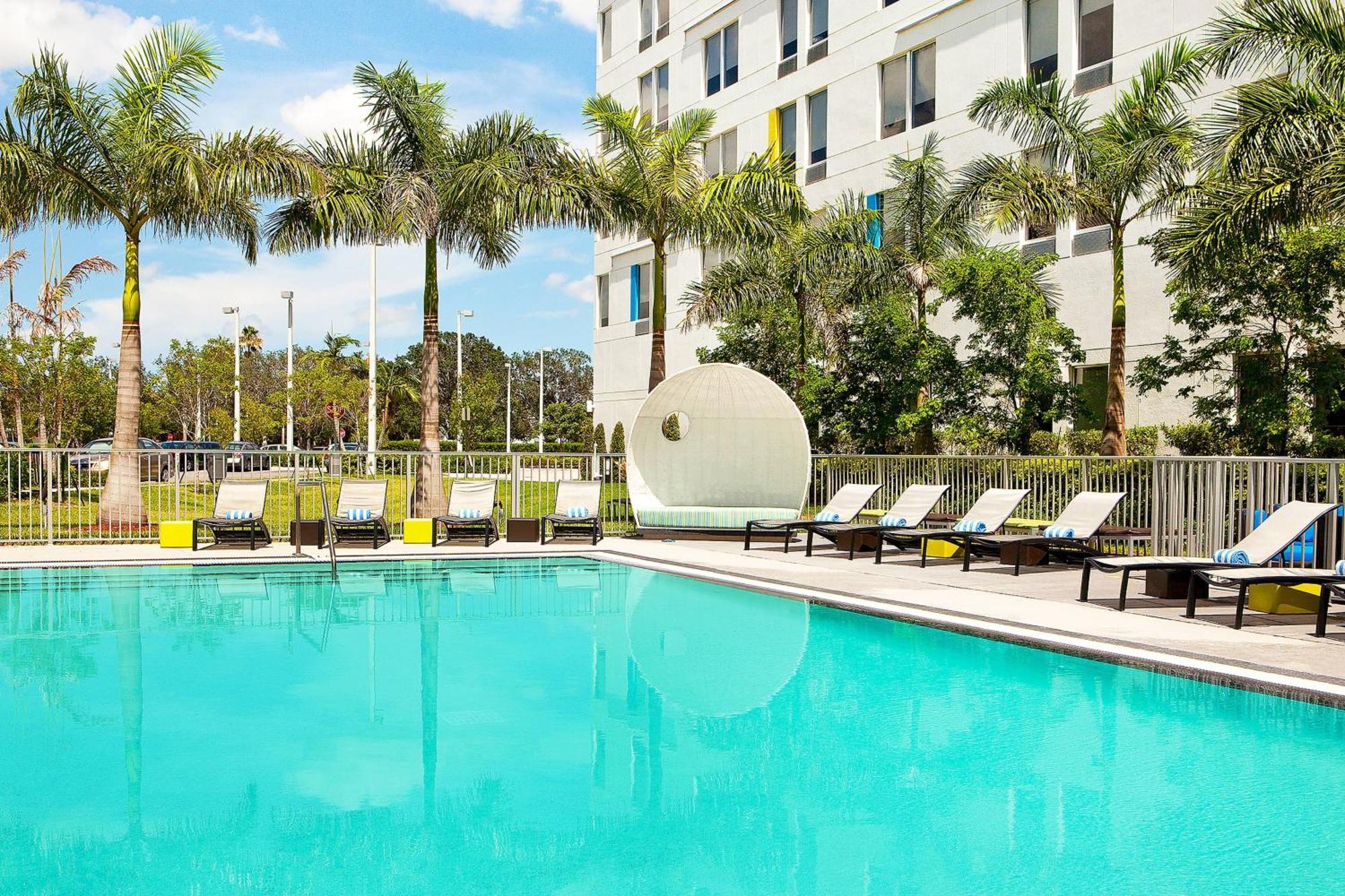 Готель Aloft Miami Дорал Екстер'єр фото